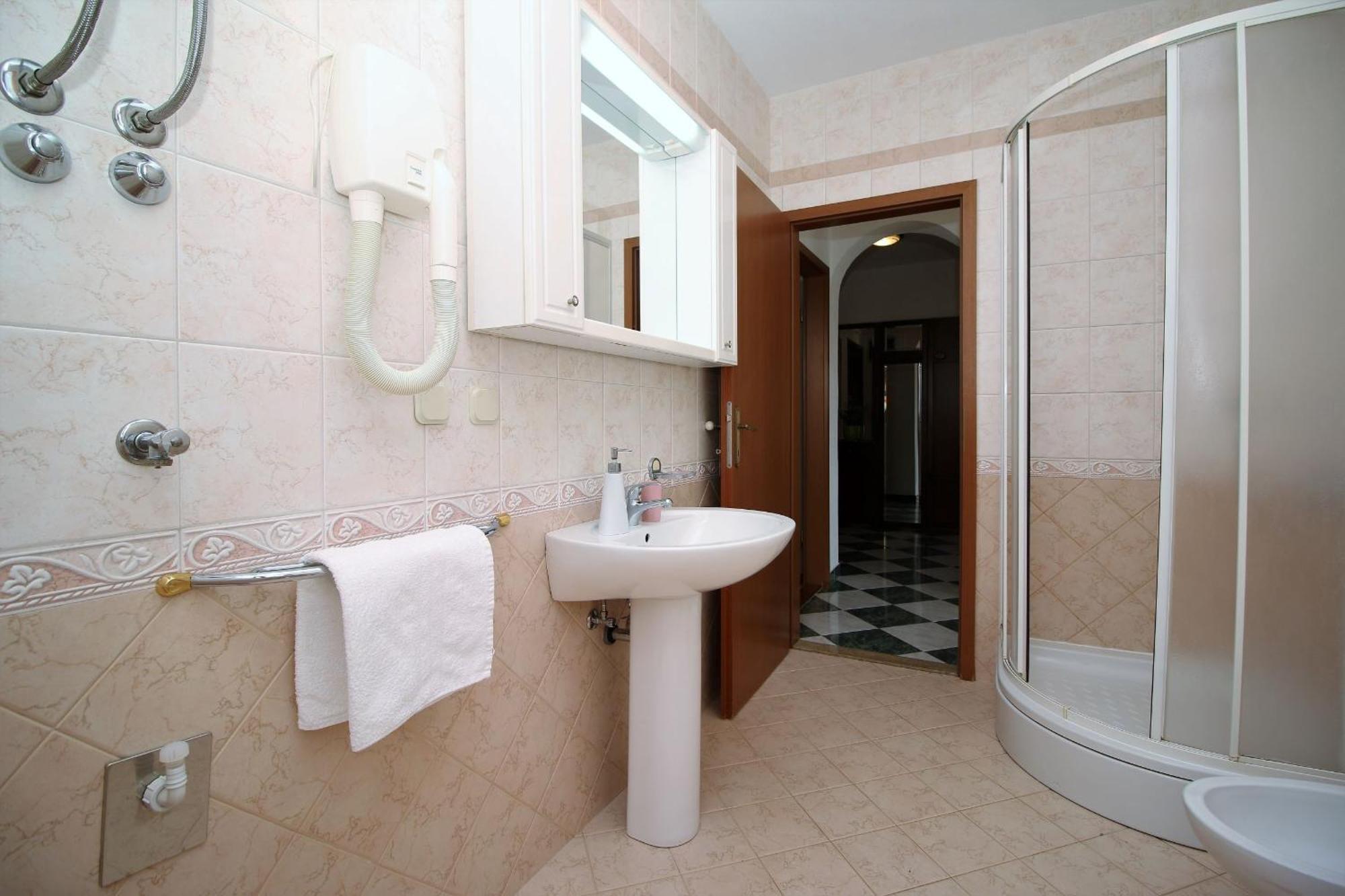 Apartments With A Parking Space Rabac, Labin - 7429 ภายนอก รูปภาพ